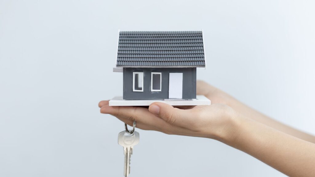 Does homeowners insurance cover roof leaks? Home protection and coverage considerations for roof-related water damage