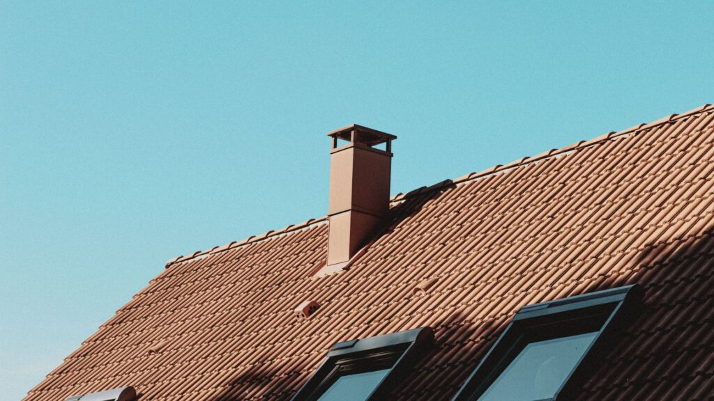 Does homeowners insurance cover roof leaks from damaged roofing or sudden home water intrusion?