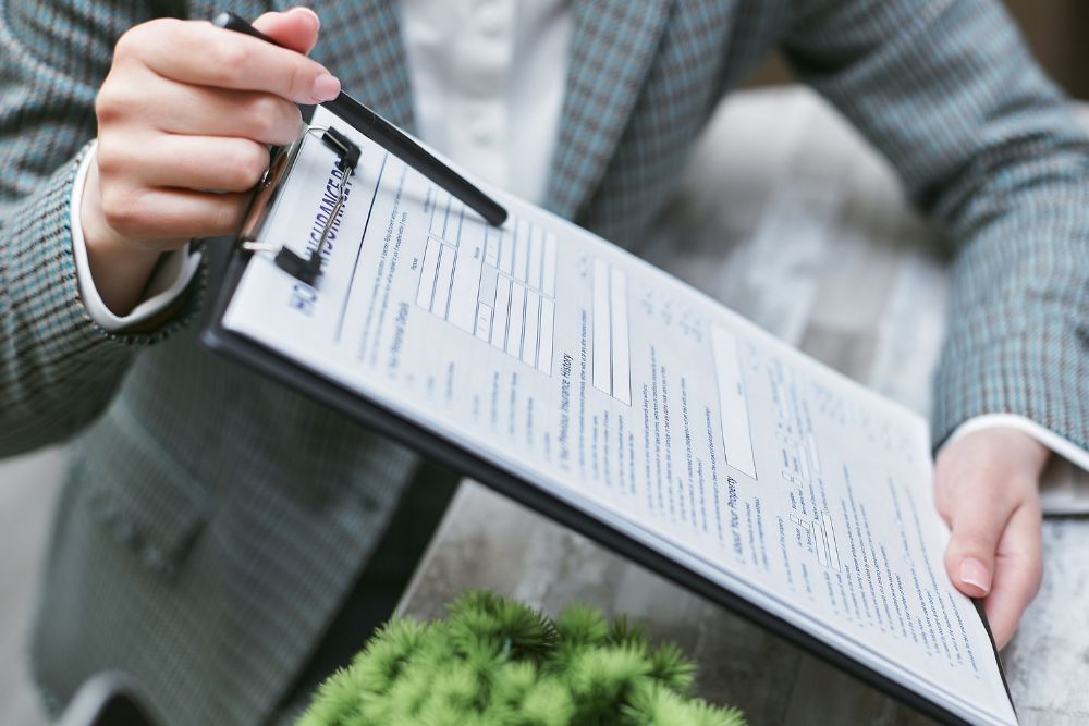 How Long Do Homeowners Insurance Claims Stay On Your Record? Homeowners insurance claim history review with policy application form